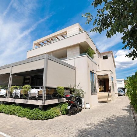 Rooms & Restaurant Matanovi Dvori Сукошан Экстерьер фото
